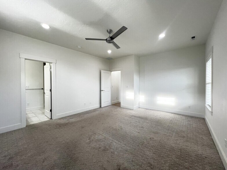 Building Photo - 2370 W Herron Ridge Dr