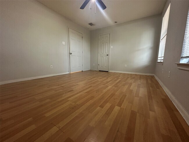 Building Photo - 5434 Cherie Crest Ct