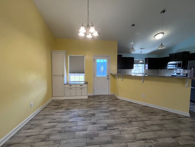 Building Photo - WoW on Wickford