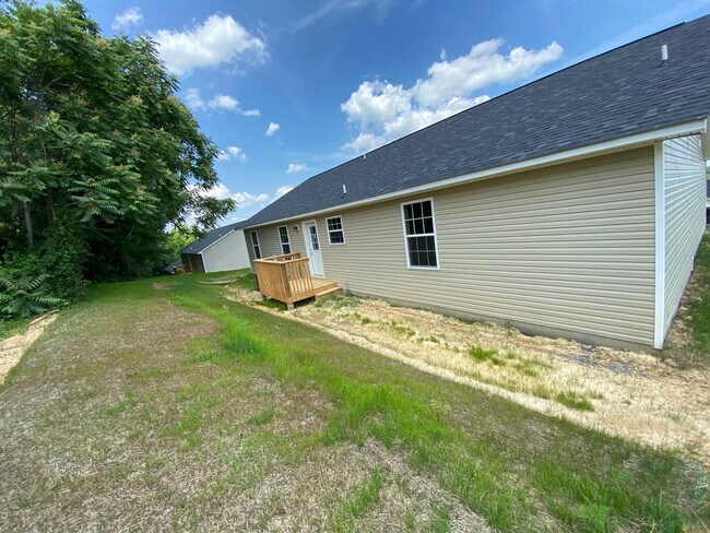 Building Photo - Single Family Home in White Pine TN