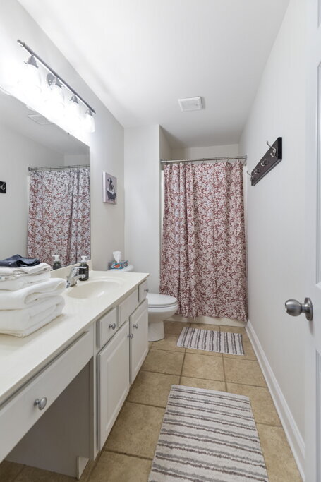 Building Photo - 2 bed, 2 bath, Furnished for Short Term Le...