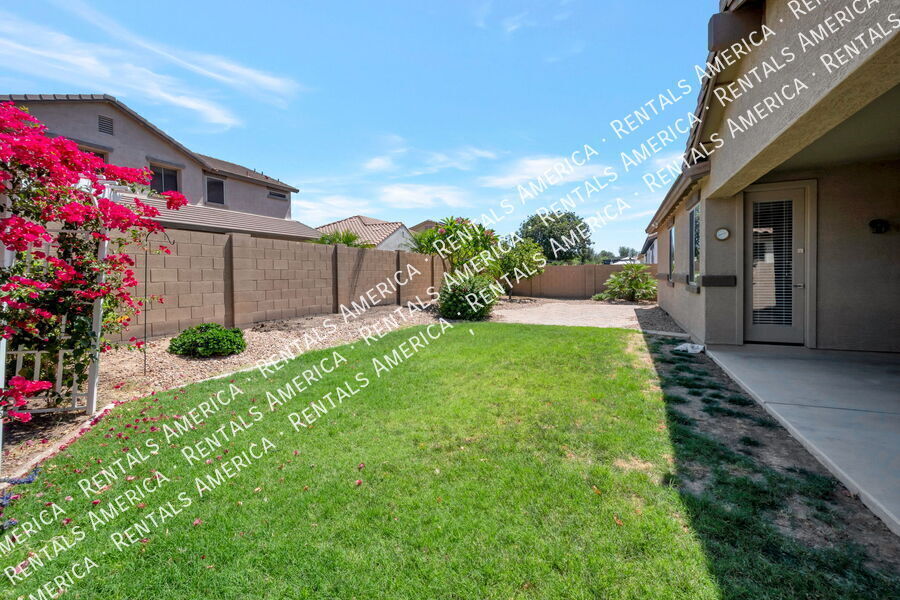 Building Photo - 21442 E Saddle Ct