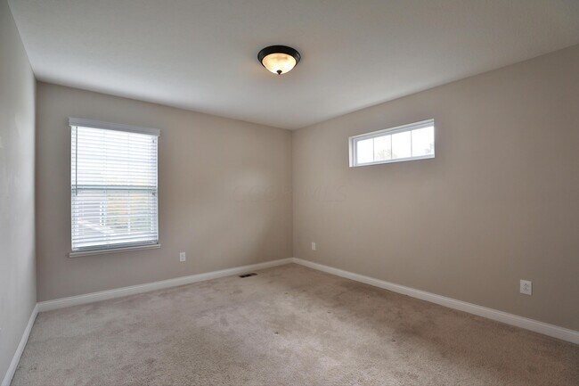 Building Photo - 1412 Leesland Dr