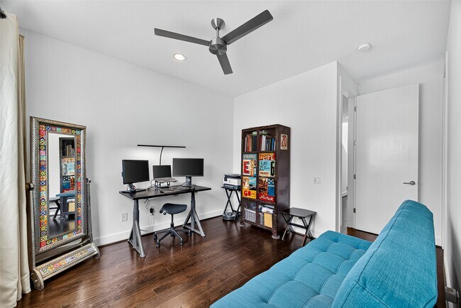 Building Photo - 1232 W 24th St