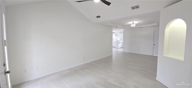 Building Photo - 406 28th St
