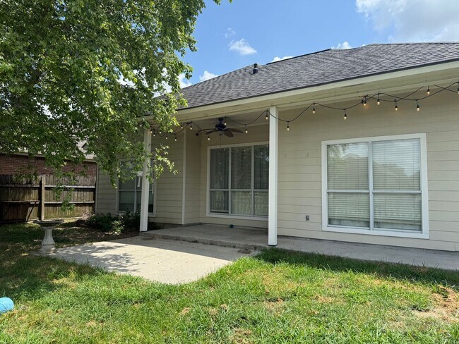 Building Photo - 3BD 2BA House on Nicholson Lakes Subdivision