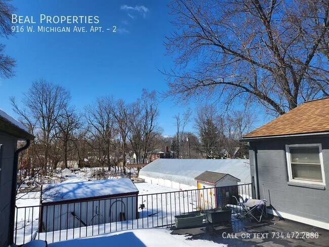 Building Photo - 916 W Michigan Ave