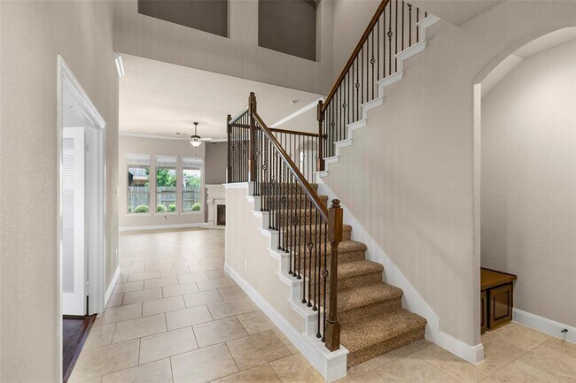 Building Photo - 28647 Maple Red Dr