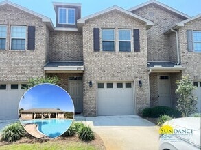Building Photo - Reserve Pointe Townhome with Community Pool!