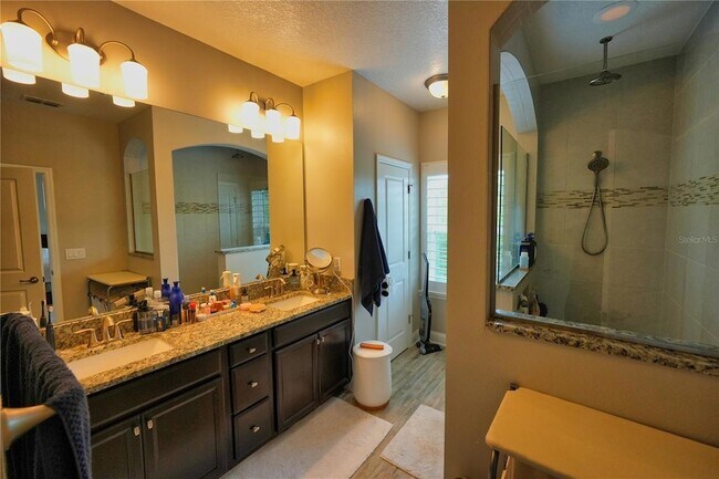 Building Photo - 594 Windy Pne Wy