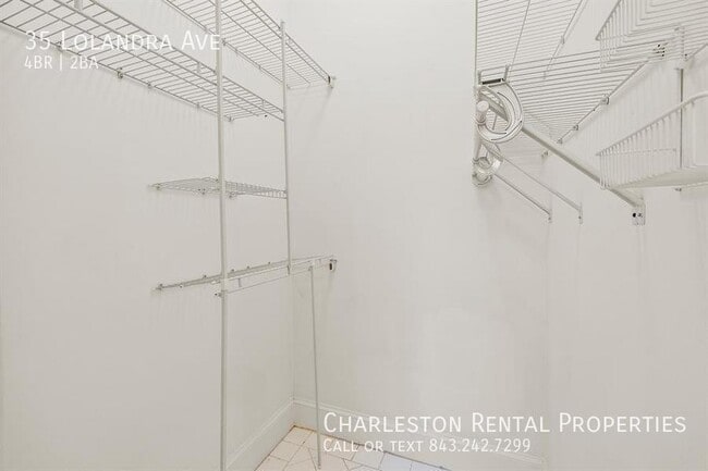 Building Photo - 35 Lolandra Ave