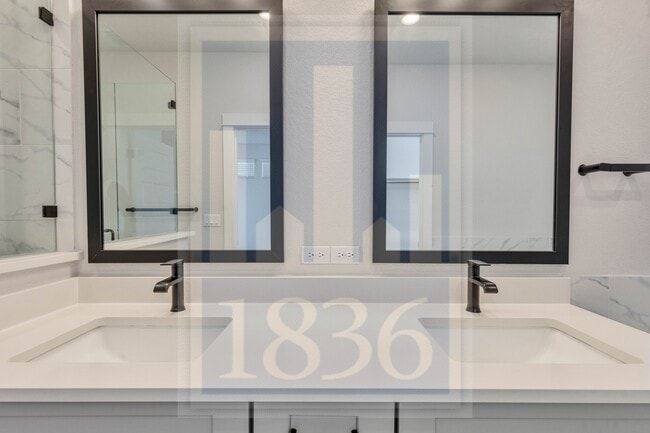 Building Photo - 13621 Defiance Pass