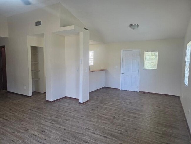 Building Photo - 128 Eliam Rd