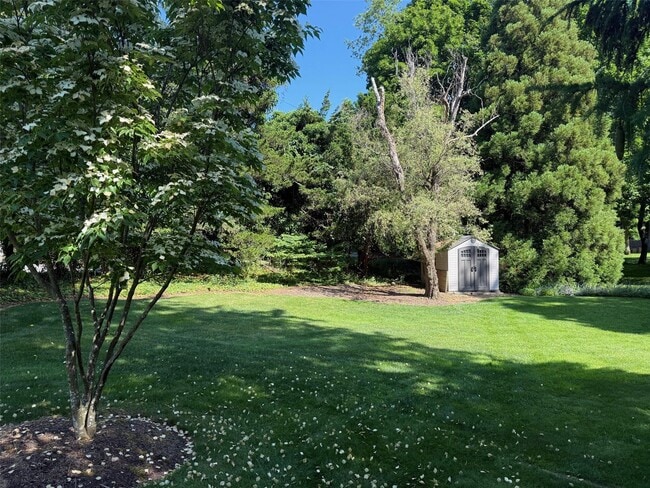 Building Photo - 106 Roe Ln