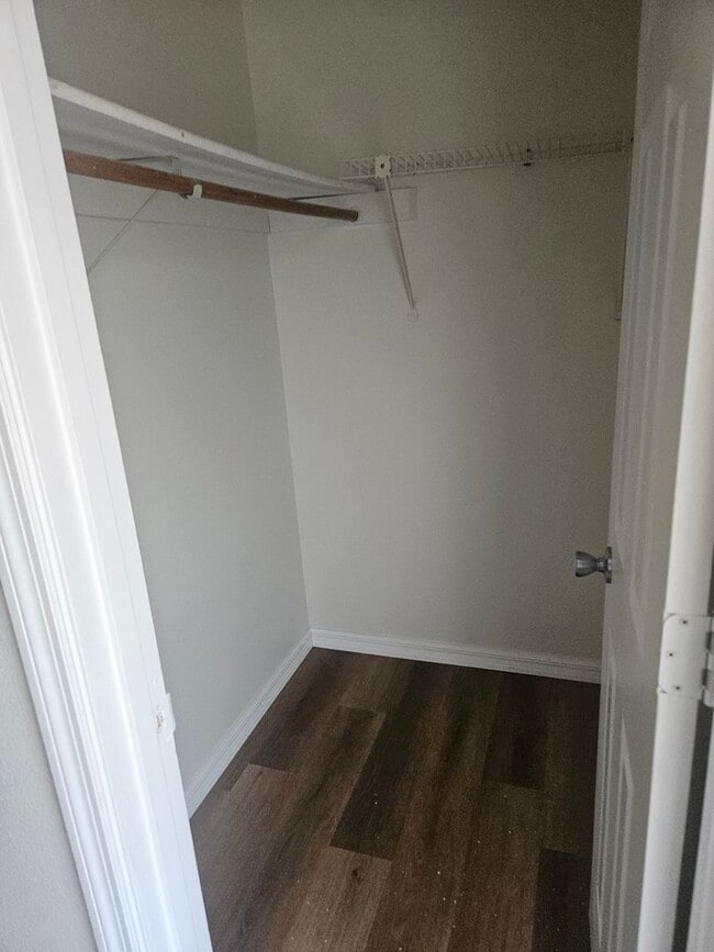 Building Photo - Charming 3 Bedroom, 1 Bath