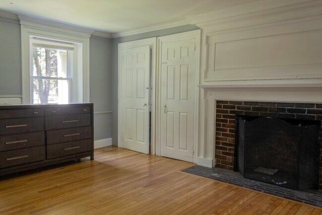 Building Photo - 330 Walpole St