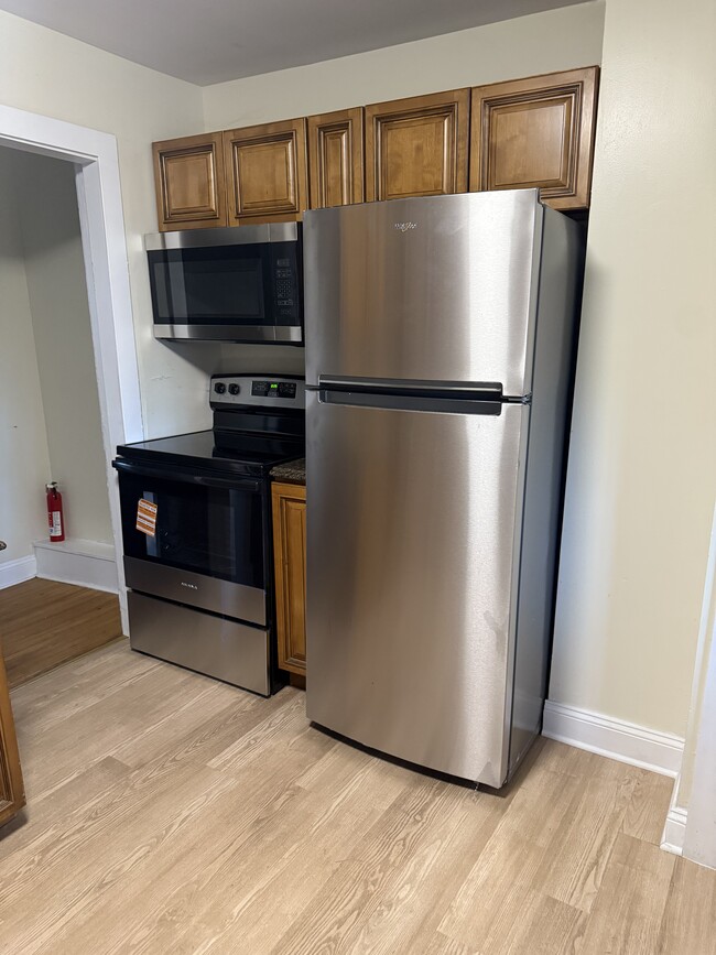 Building Photo - 25 Bleecker Pl