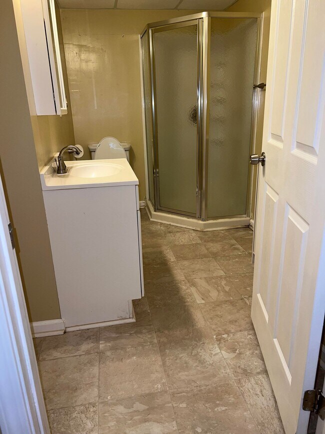 Bathroom - 1025 Peace Dr NW