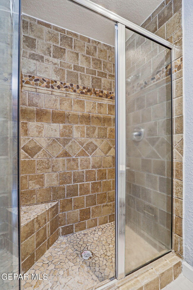Building Photo - 6141 Sierra Valle Ln