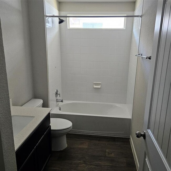 Building Photo - 14010 Macquarie Dr