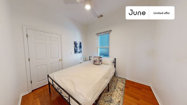 Primary Photo - Private bedroom in 3 bed/1 bath Home