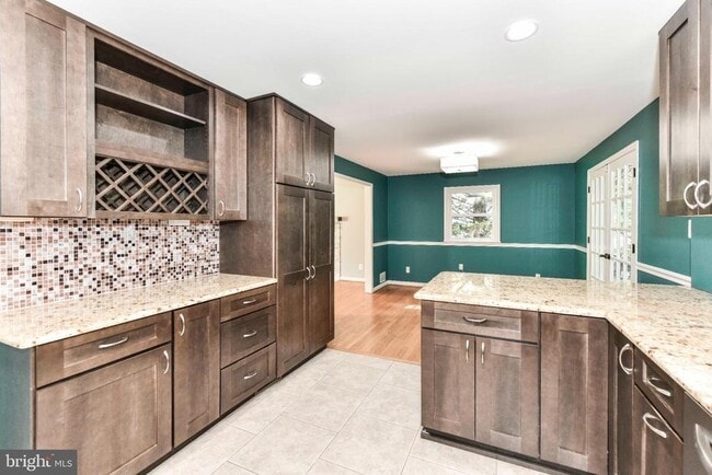 Building Photo - 9205 Hamilton Dr