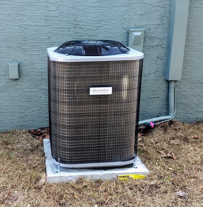 New Air Conditioning - 9356 N Peachtree Way