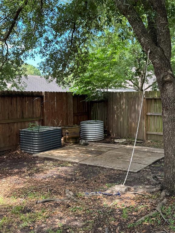 Building Photo - 26907 Castlecliff Ln
