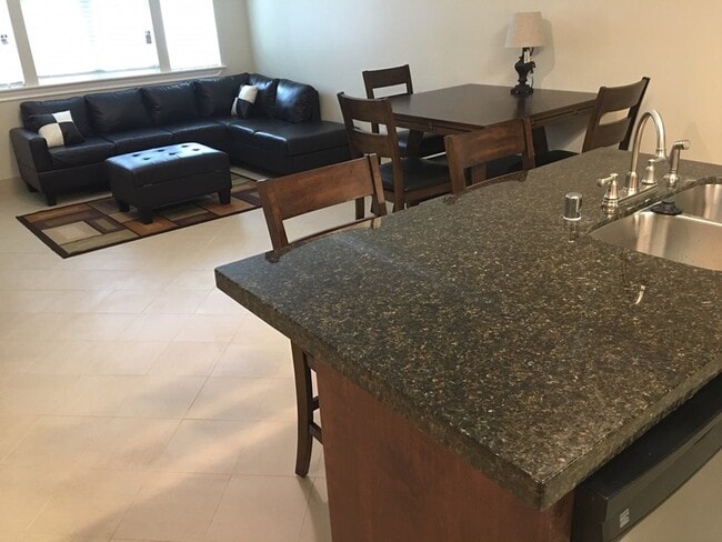 Building Photo - 3730 Boettcher Dr