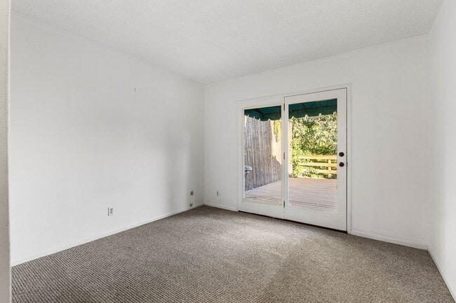 Building Photo - Beautiful 3-Bedroom, 2-Bathroom Home in a Peaceful Neighborhood