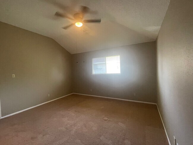 Building Photo - 2220 Millstone Dr