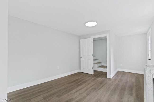 Building Photo - 114 Littleton Ave