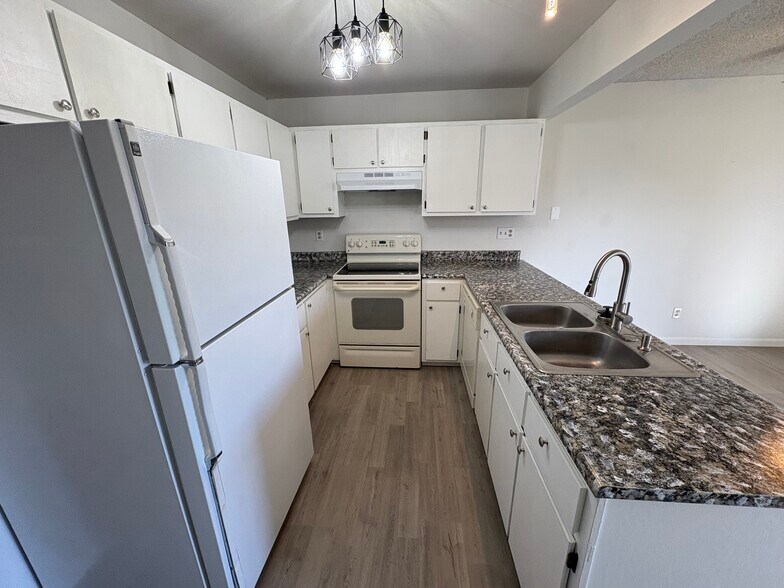 Building Photo - 5505 Mansfield Ct