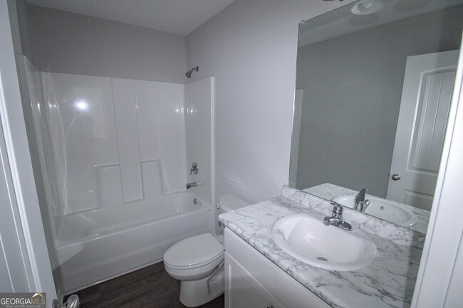 Building Photo - 124 Callaway Cres