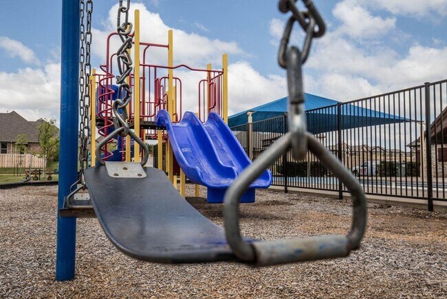 Building Photo - 5917 Grandby Rd