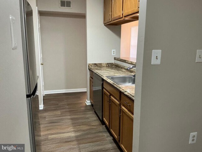 Building Photo - 2020 Alice Ave