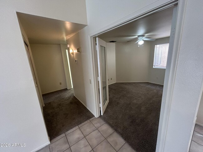 Building Photo - 2120 N Yucca Ct