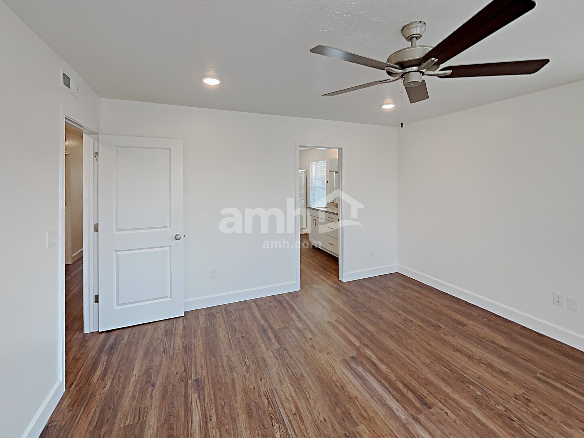 Building Photo - 6101 W Arranmore Dr