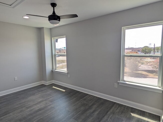 Upstairs Den with fantastic view of New Orleans and Crescent City Connection Bridge - 1941 Casa Calvo St