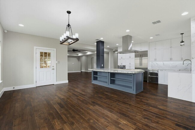 Building Photo - 17006 Silverwood Dr