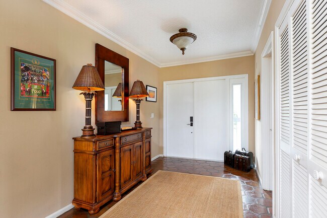 Building Photo - 11355 Pond View Dr