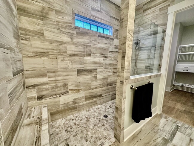Building Photo - Beautiful Four Bedroom Fully Furnished Home Located in The Walk!