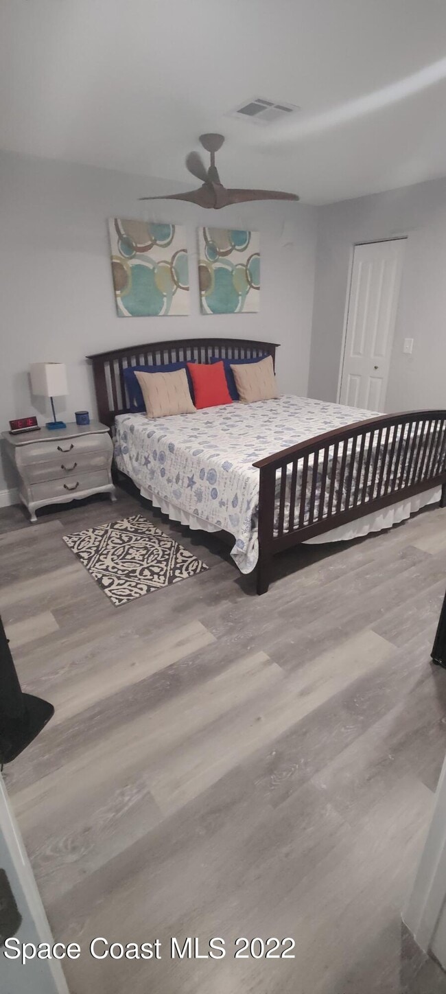 Building Photo - 100 Coral Way E