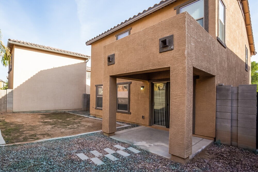 Building Photo - 10952 W Elm St