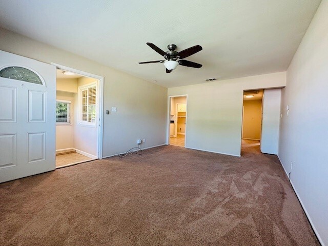 Building Photo - Charming 2-Bedroom, 1-Bathroom in Sacramento!