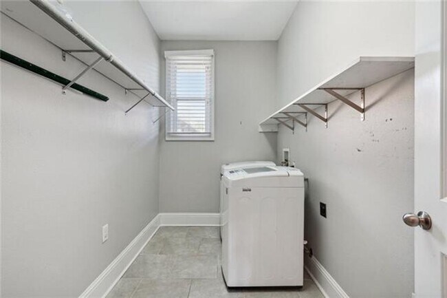 Building Photo - Single Family Home Ready For Occupancy on June 16!