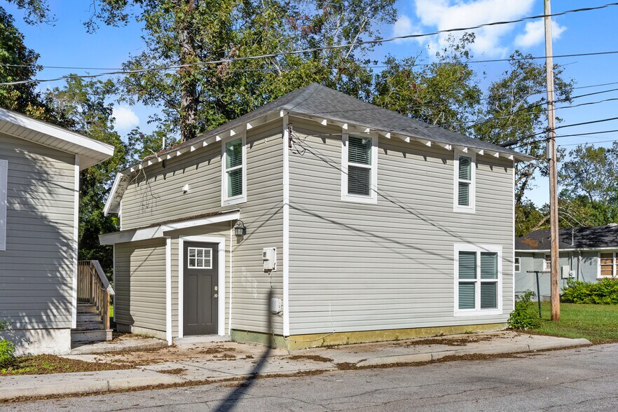 Primary Photo - 430 Lawton Ave