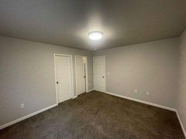 Building Photo - 1551 N Tinitun Cir