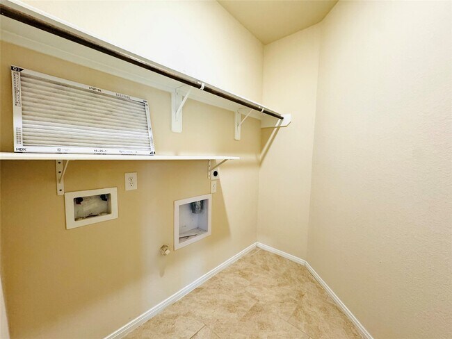 Building Photo - 23607 Tirino Shores Dr