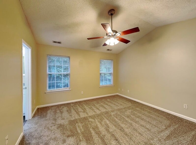 Building Photo - 10636 Greatford Ct